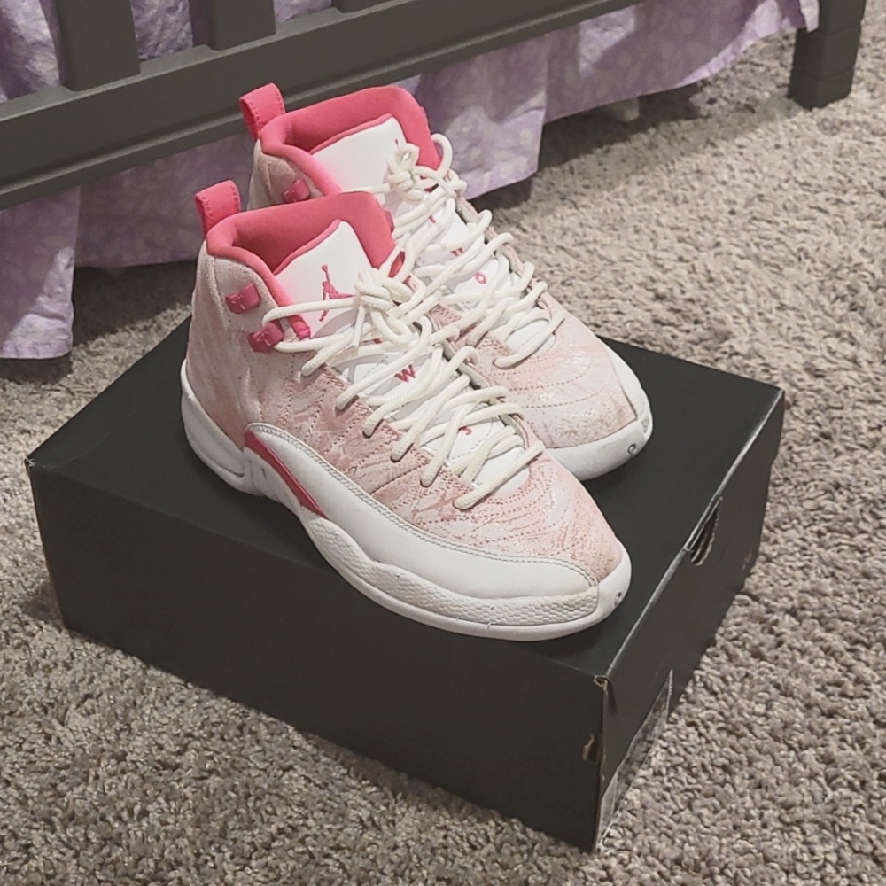 Air Jordan 12 Retro (GS) 4.5Y *WORN 2X*